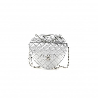 CHANEL HEART BAG IN METALLIC LAMBSKIN QUILTED AS5764 (19*18*5cm)